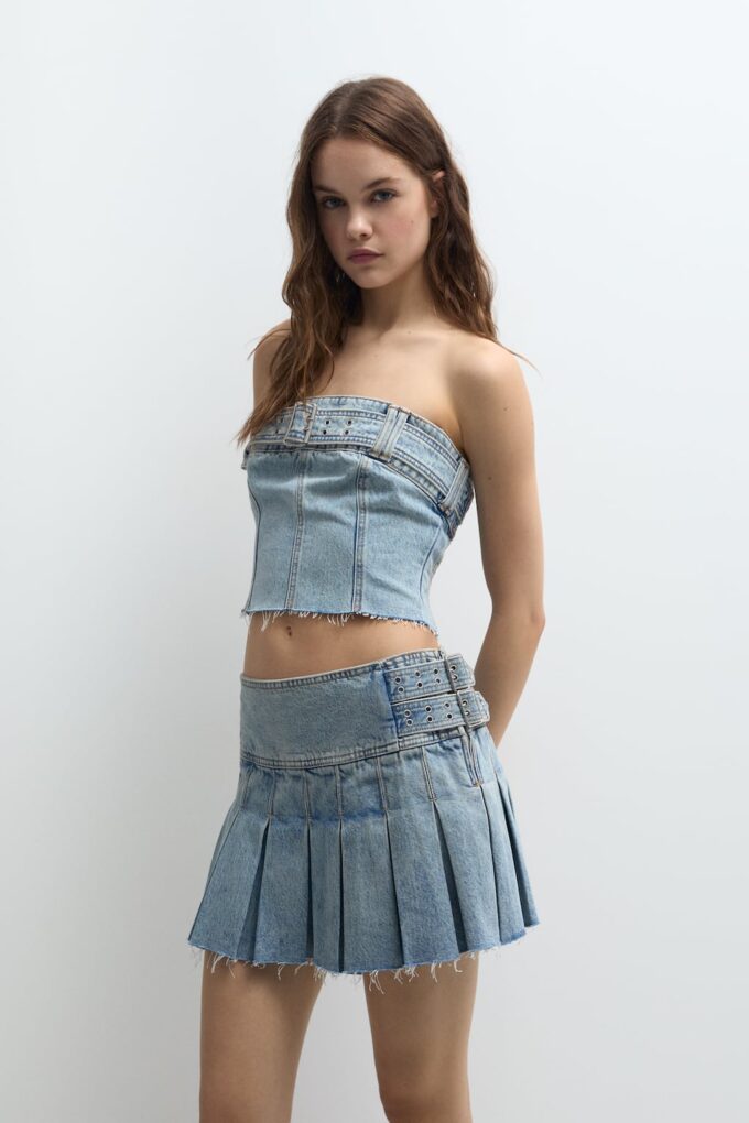 Ariana Grande “We Can’t Be Friends” Style: Denim Mini Skirt Ariana Grande Ariana Grande