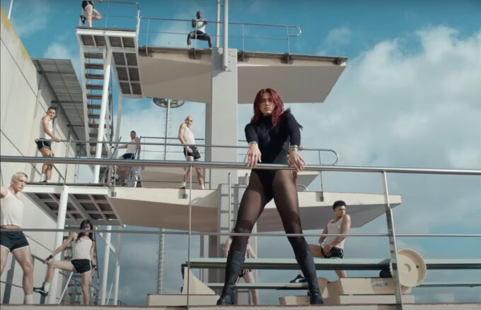 Dua Lipa’s “Illusion” Music Video Style: Black Leather Boots Dua Lipa Dua Lipa