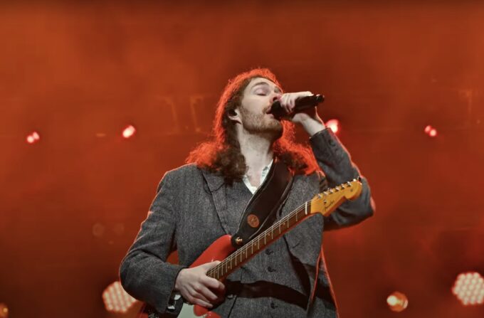 Hozier’s Music Gear: Red Fender Stratocaster Hozier Hozier